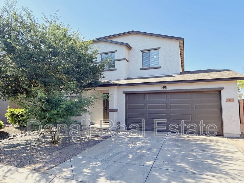 2528 E Meadow Creek Way