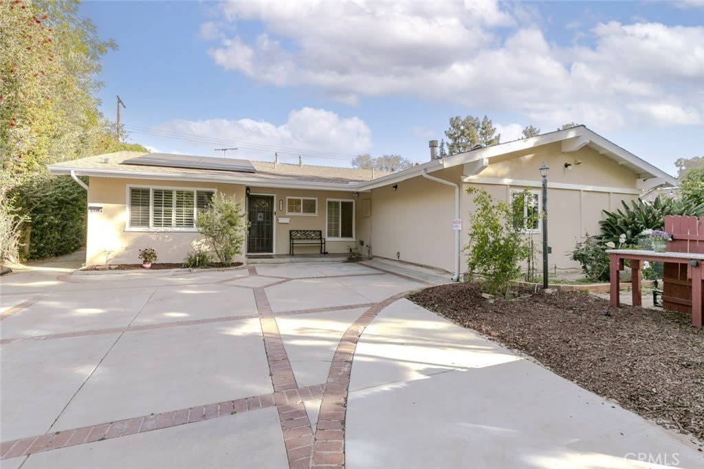 23395 Schoolcraft Street