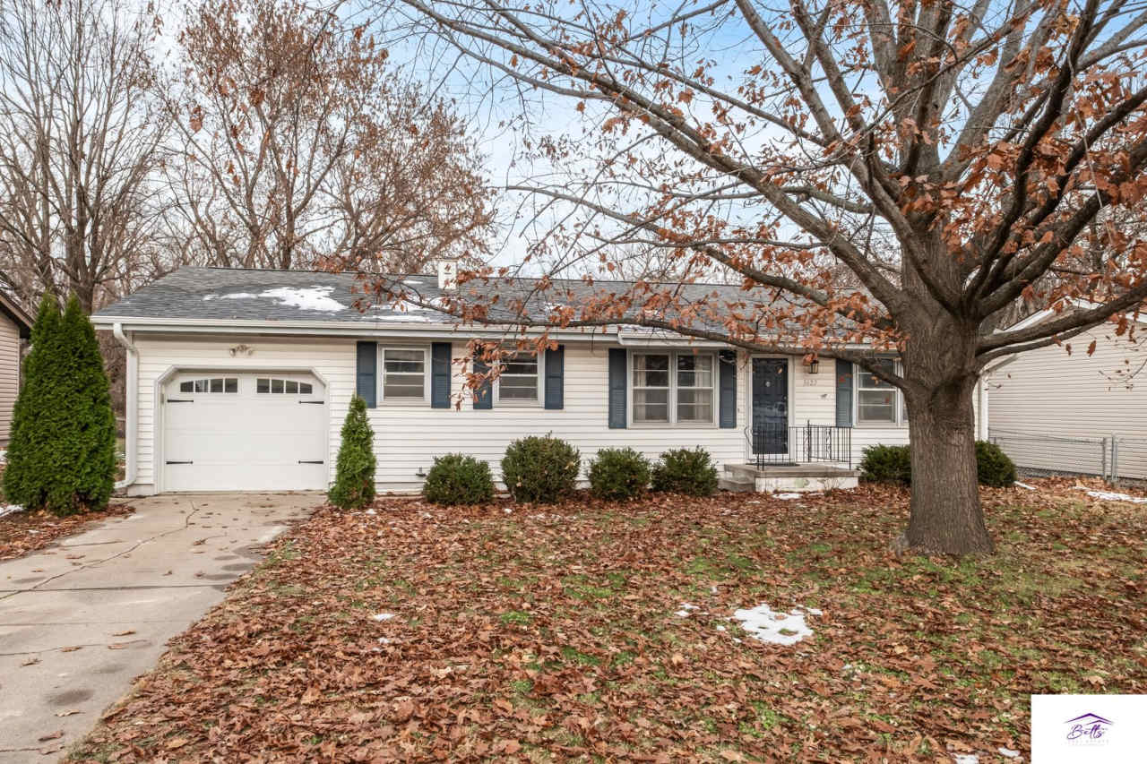 WELCOME HOME! AVAILABLE NOW!