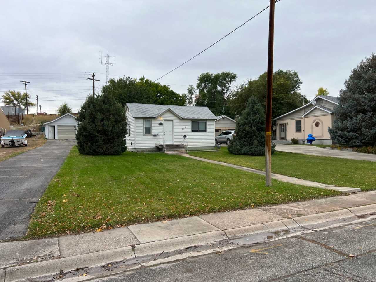 1-2 Bedroom 1 Bath House with Garage, Newly Remodeled, Washer  Dryer in Great Neighborhood