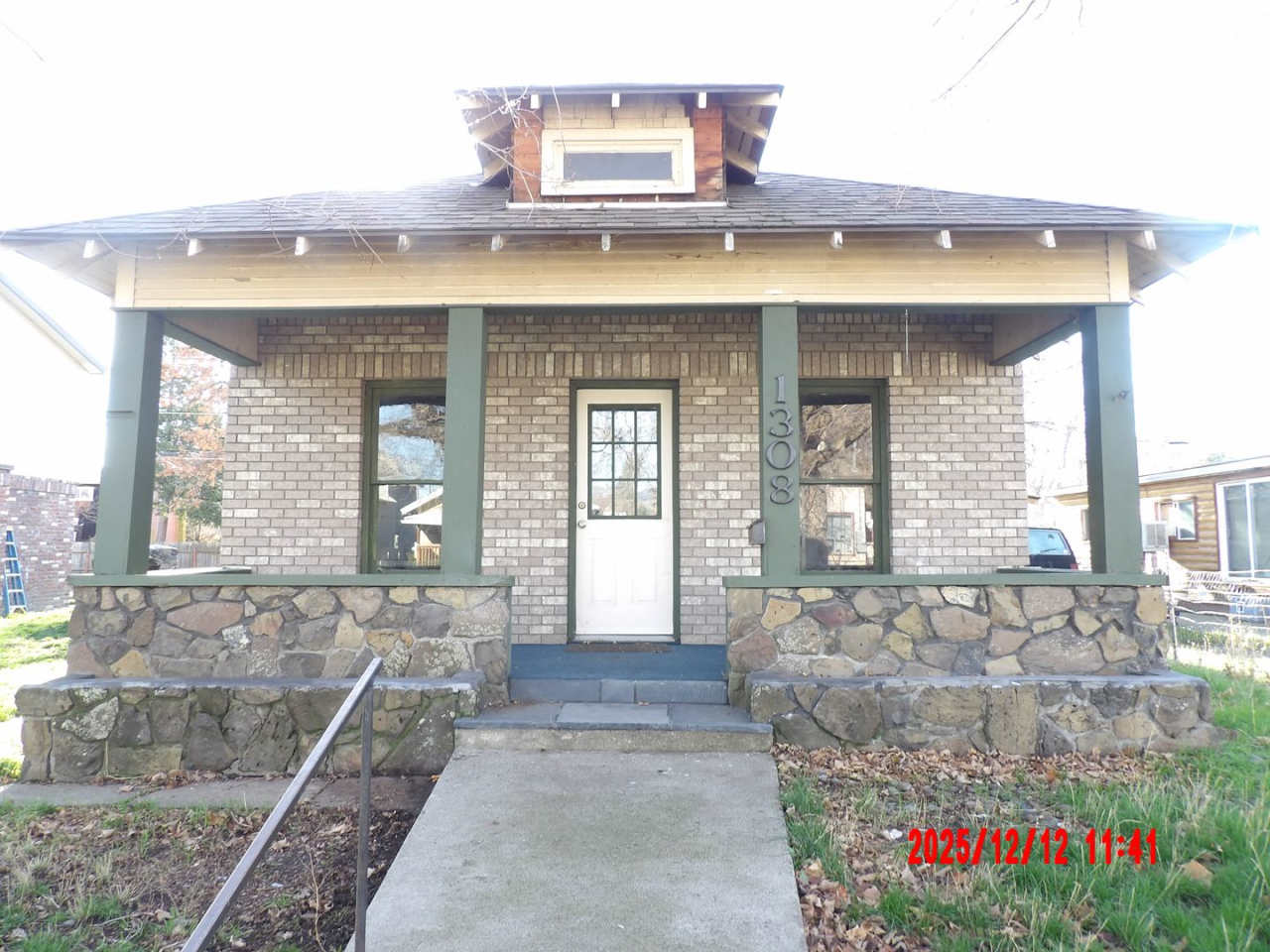 2 Full Bedroom House with TWO BONUS rooms!