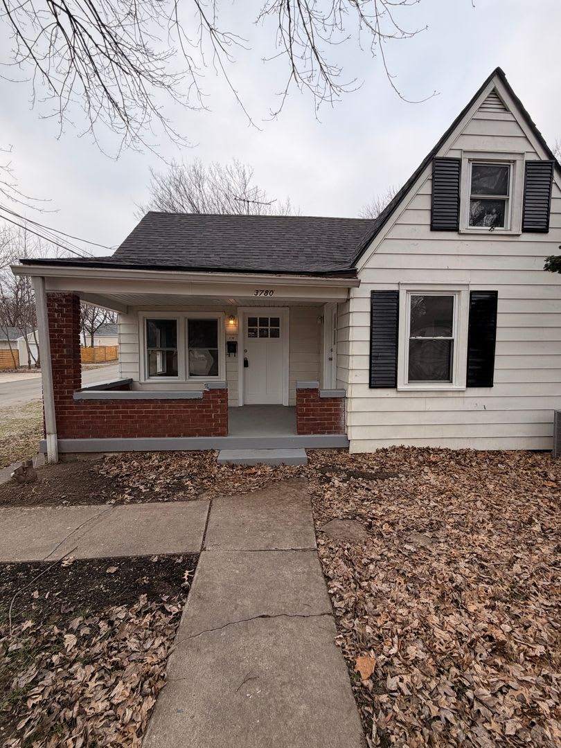 Beautiful Renovated 3 Br House!