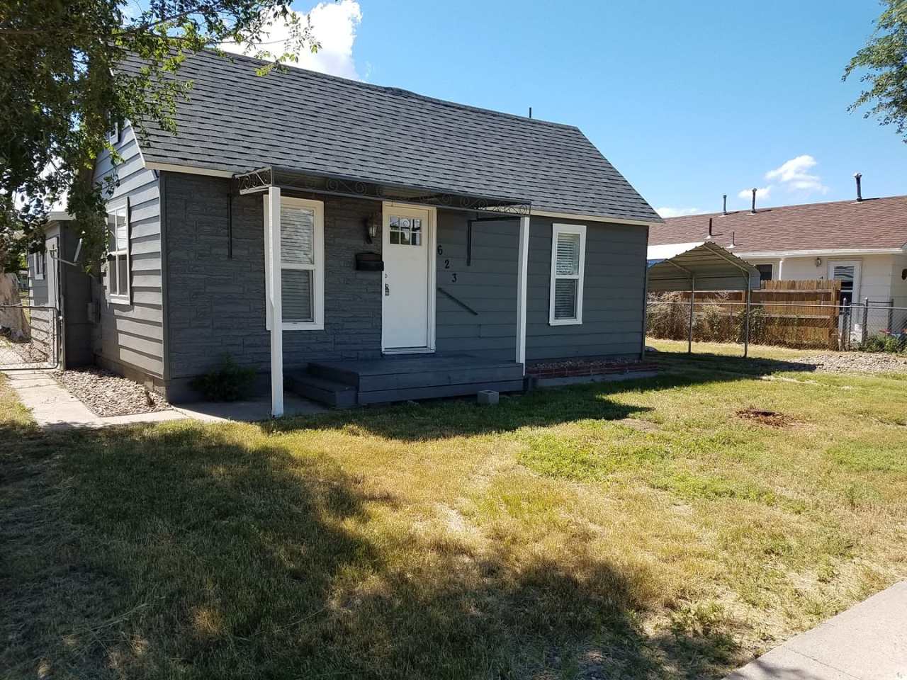 UPDATED 2 Bedrm 1Bath Home - Granite, Stainless Steel Appliances
