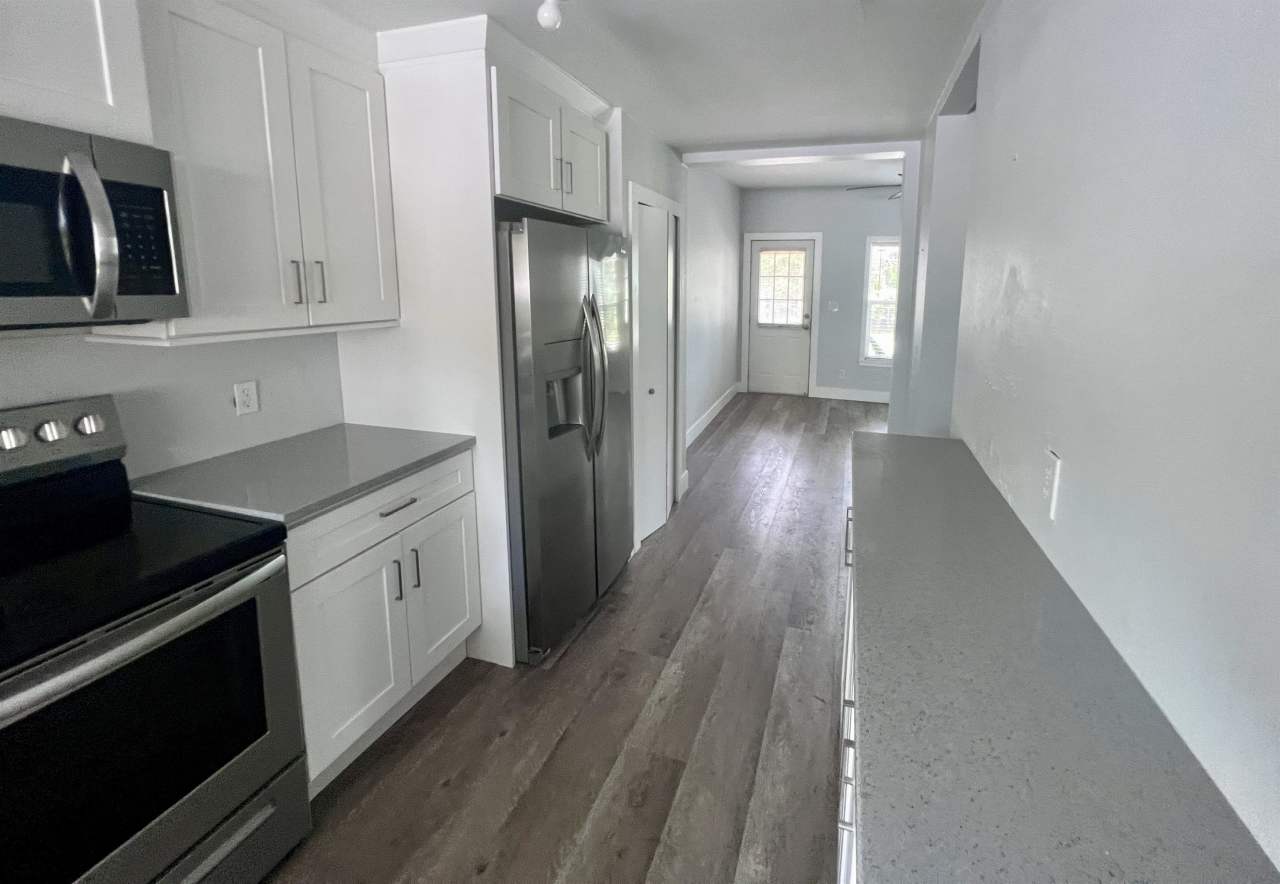 215 Ronnoc Lane - 1-W