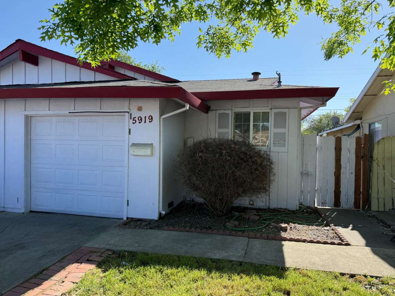 5919 Clover Manor Way - Sacramento 95824