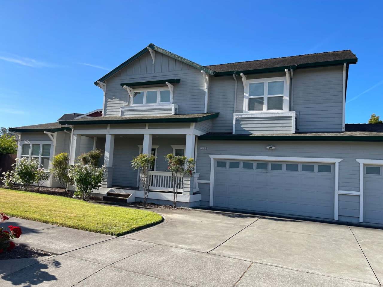 140 John Roberts Dr,