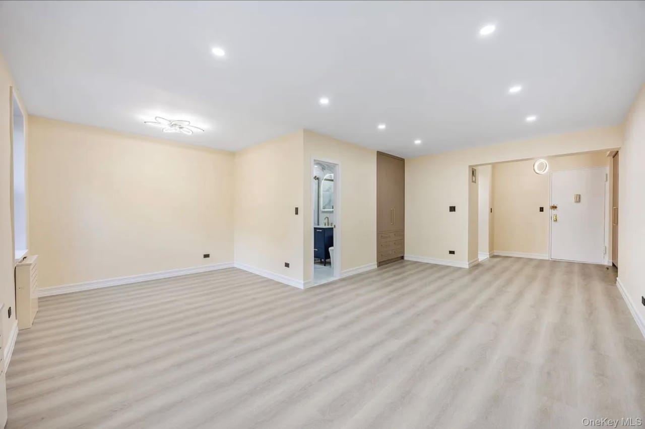 100-25 Queens Boulevard