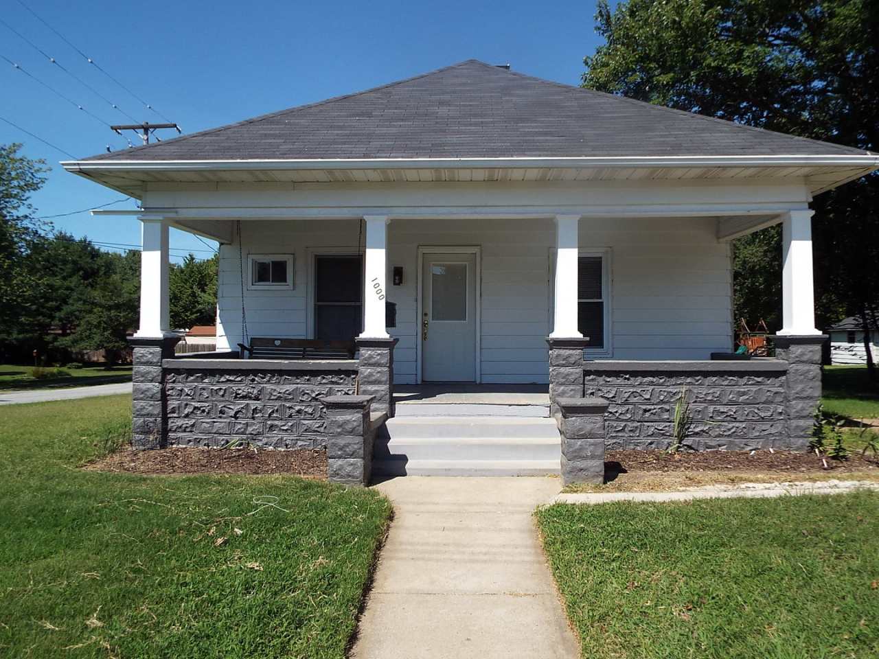 Two bedroom/one bathroom single family house in Marion, IL