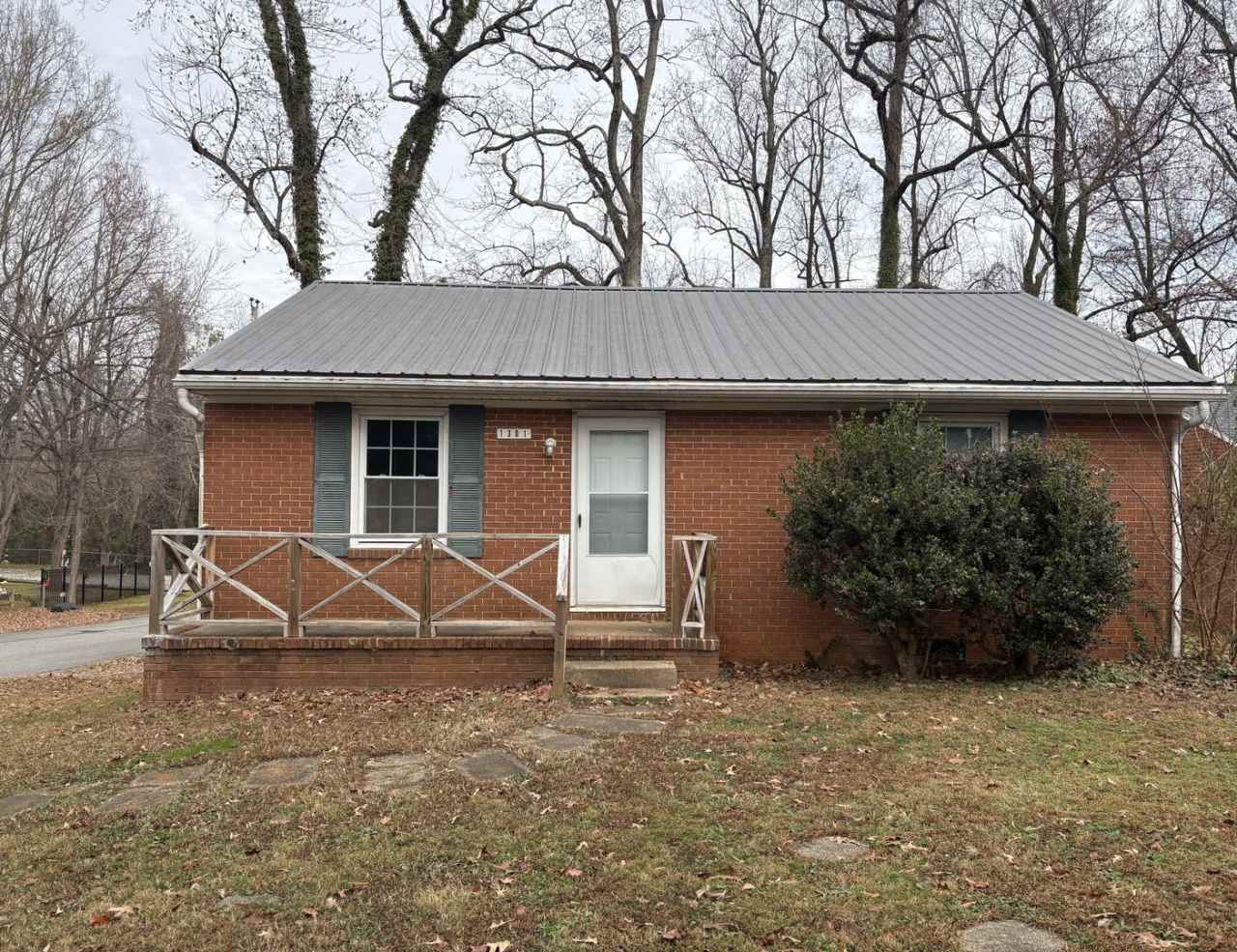 3 Bedroom, 1 Bathroom House in High Point!