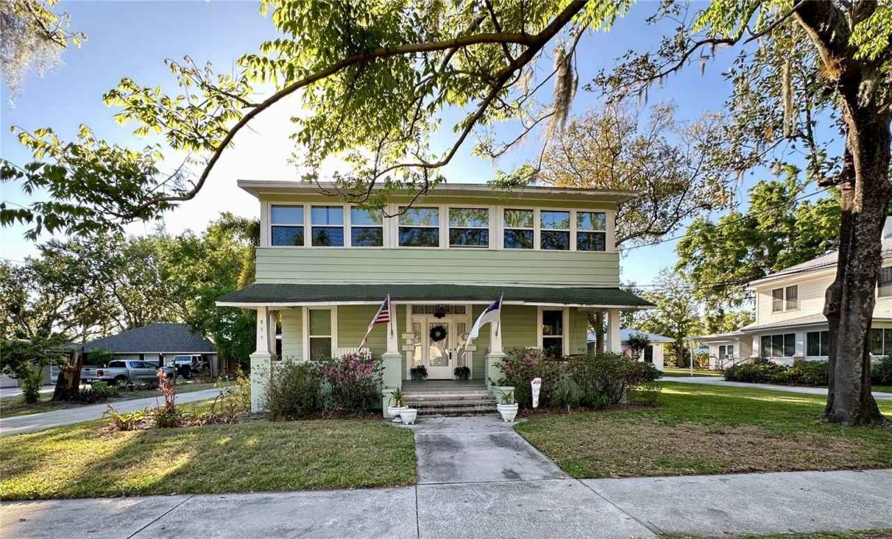 855 S BROADWAY AVENUE