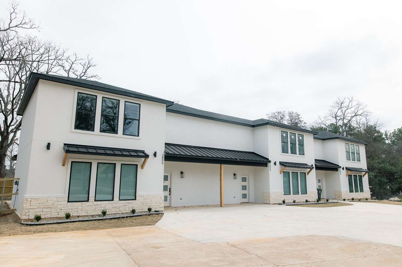 2804 Old Omen Road