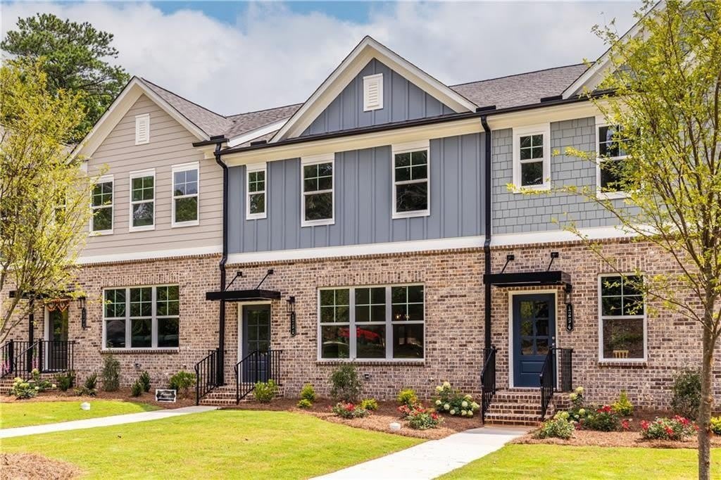 1296 Ainsworth Alley