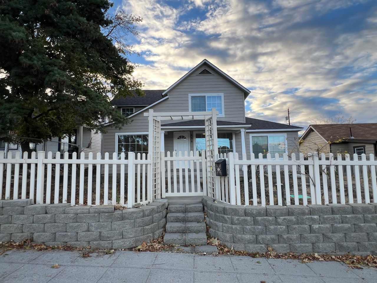 NEWLY REMODELED! 3+ bed, 1.5 bath, a/c, d/w, lots of off street parking!