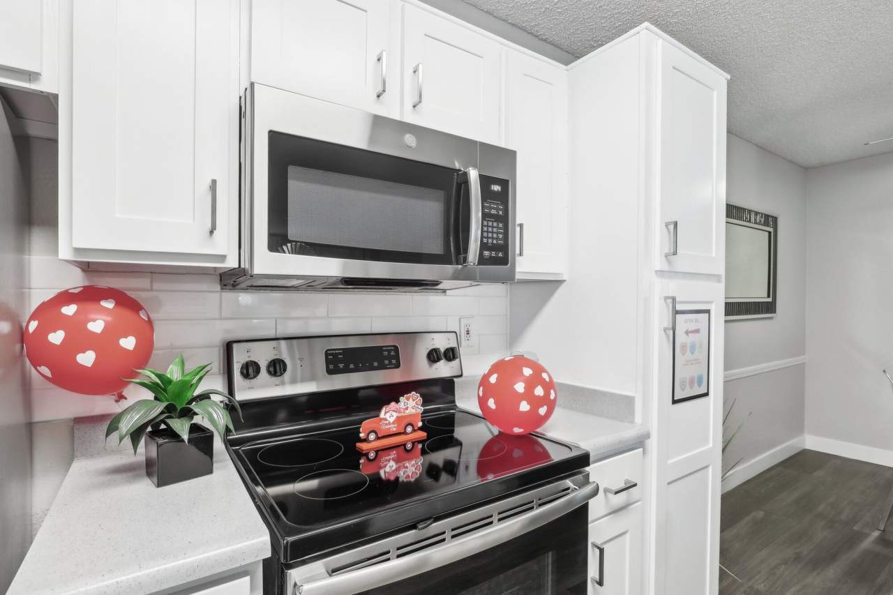 23Twelve Luxe Apartments