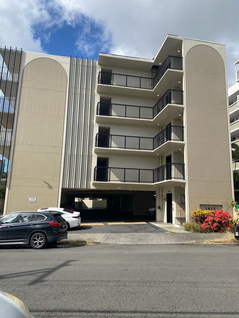 2 bed, 1 bath, located on 4th floor. Includes 1 parking