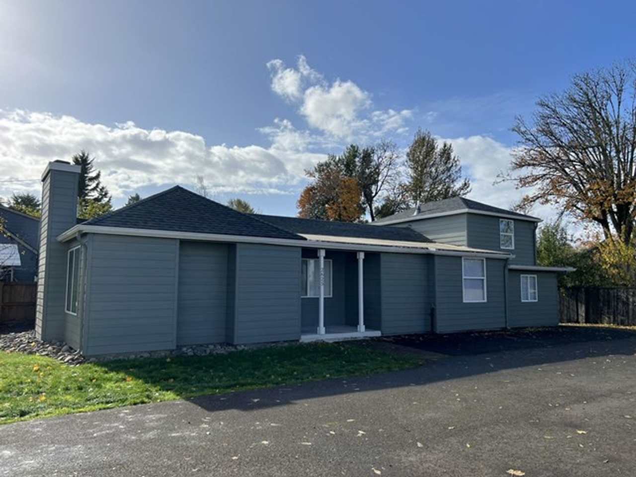 3Bd/2Ba Two Story House - Available Now!