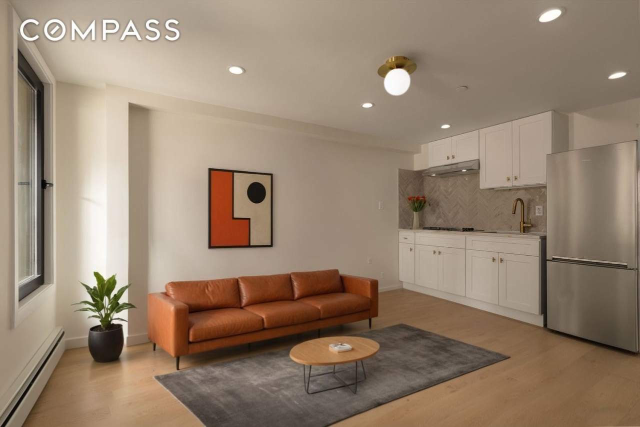 284 Manhattan Avenue