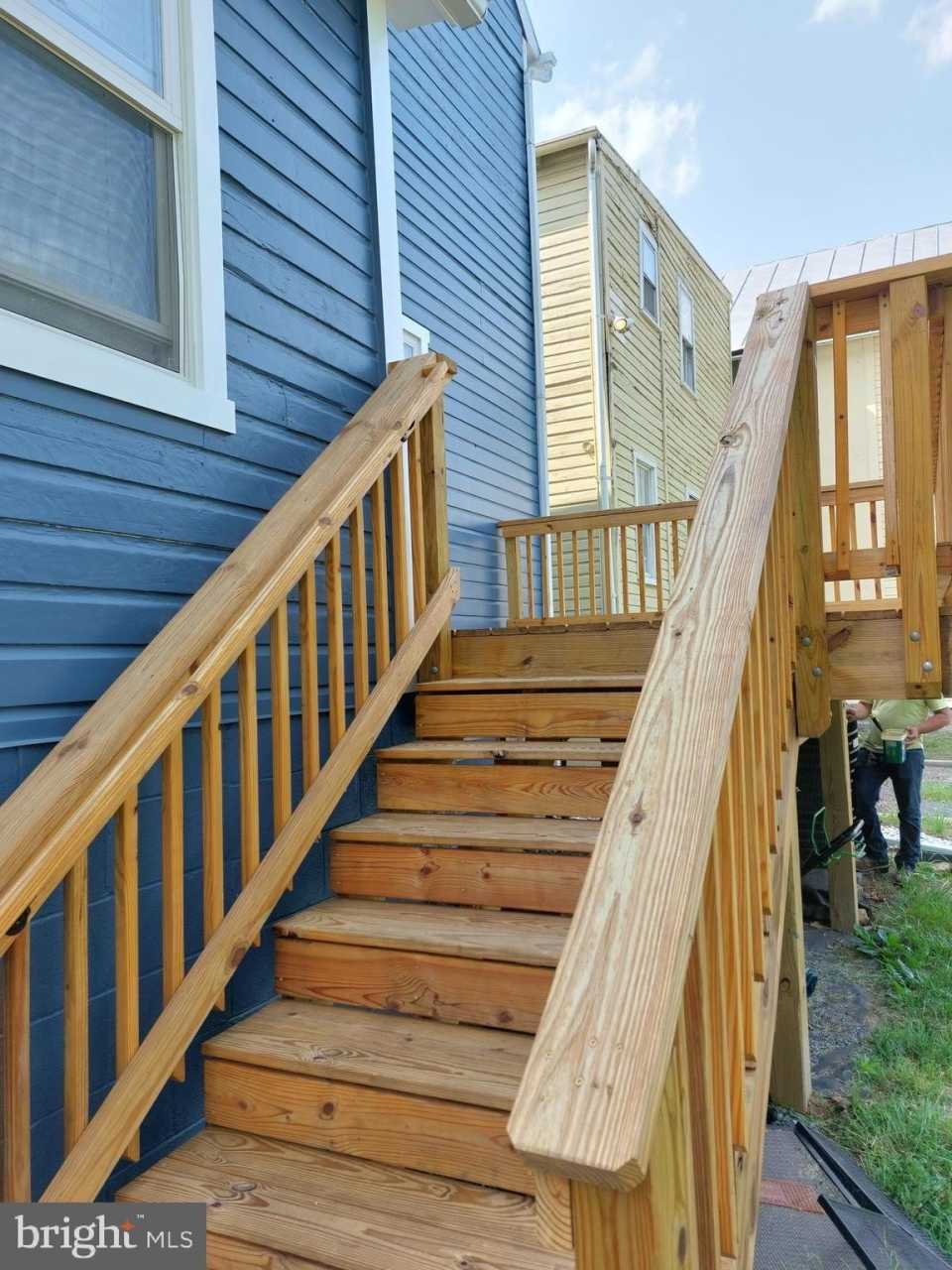 446 N LOUDOUN Street