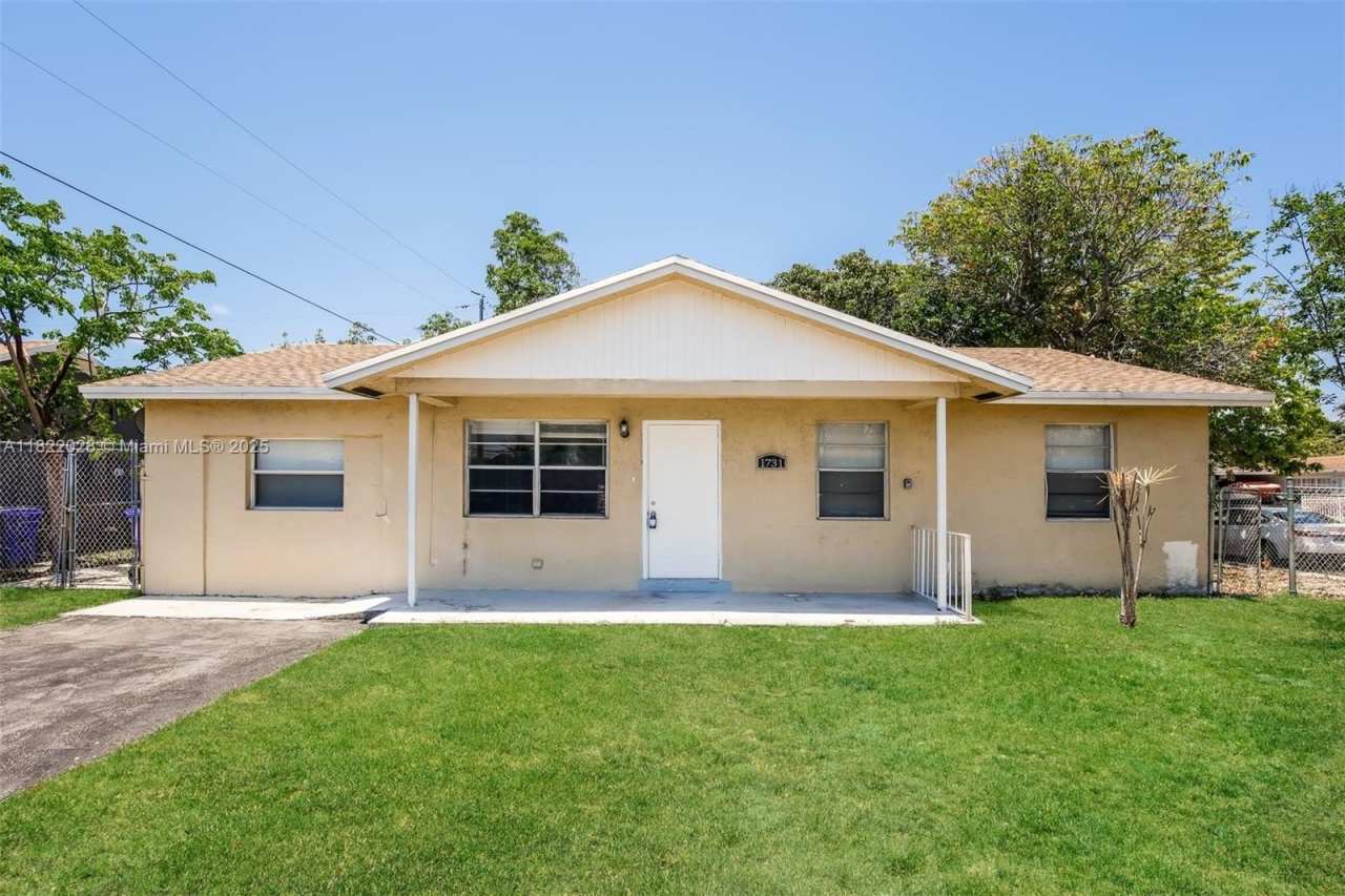 1731 NW 1st Ter