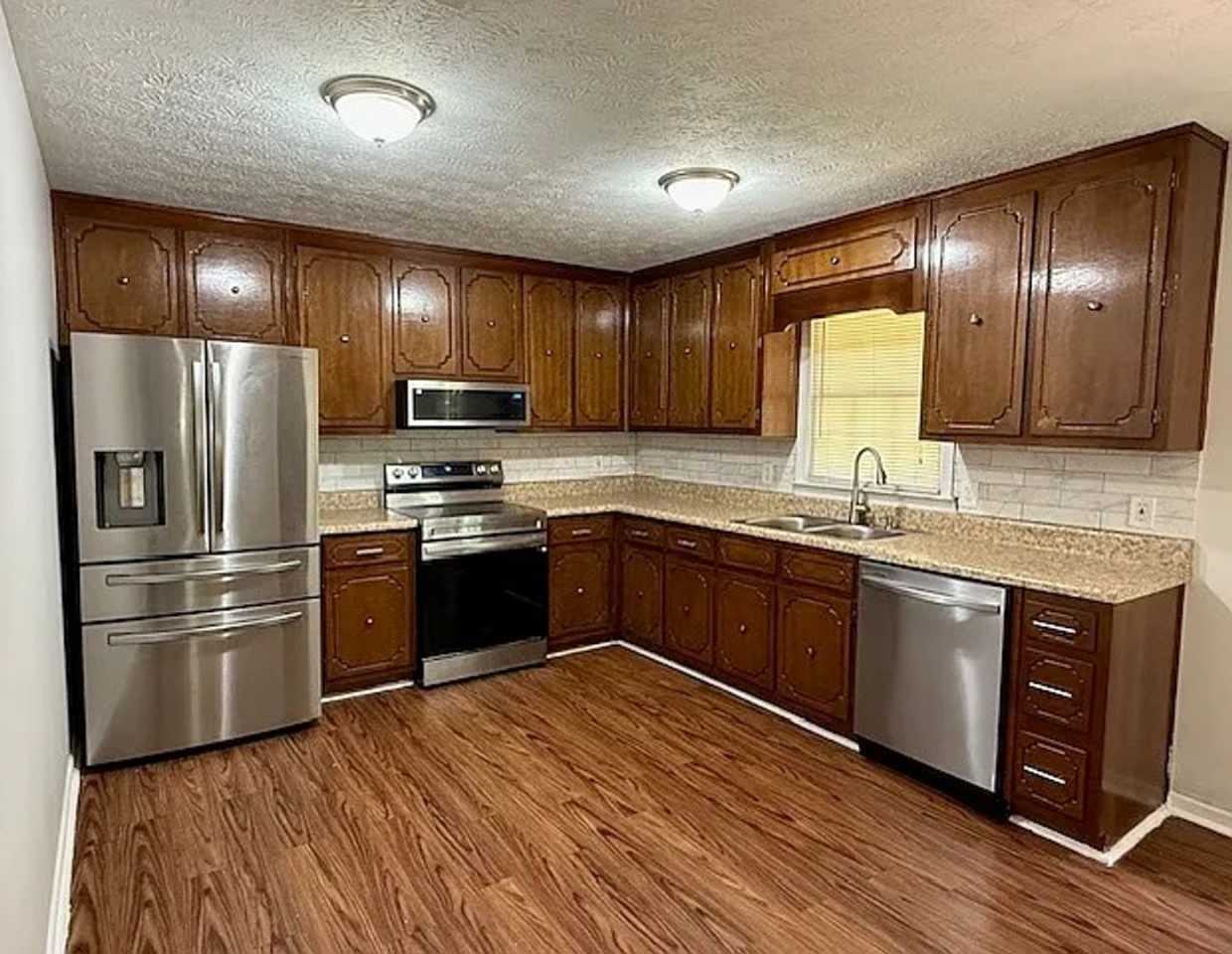 Room in 3 Bedroom Home at Willowbrook Dr