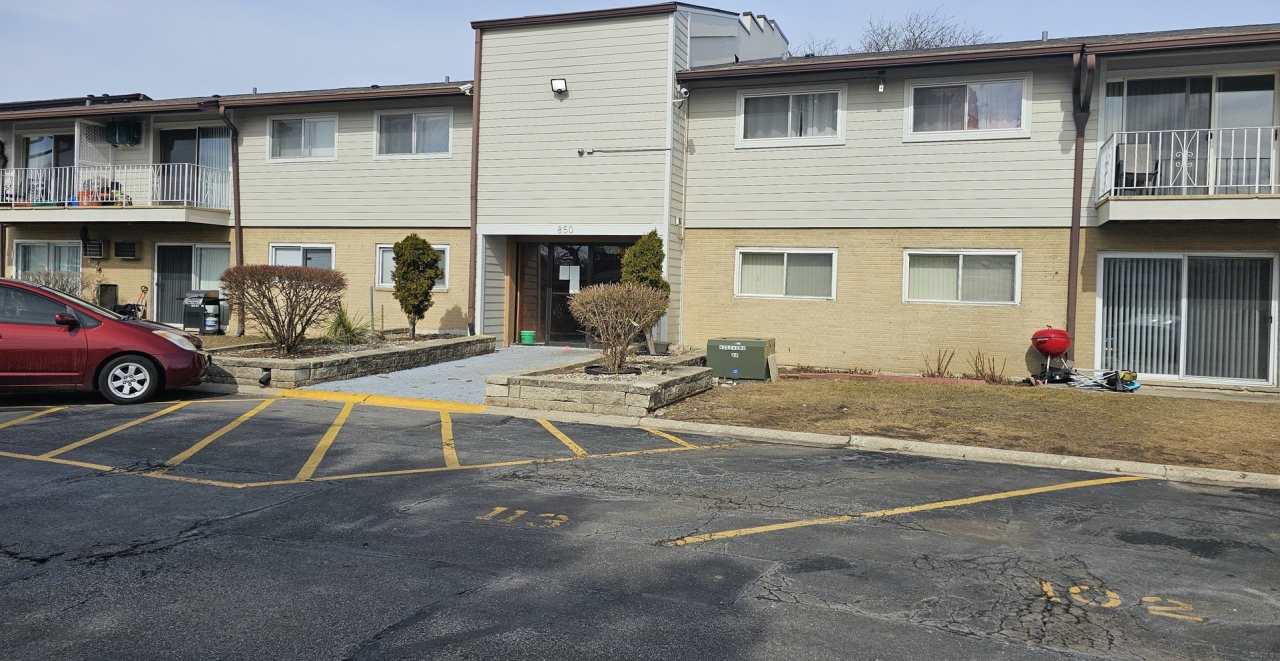 850 E Old Willow Road