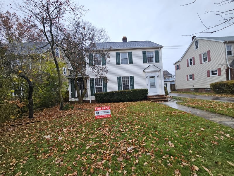 3341 Hyde Park Avenue