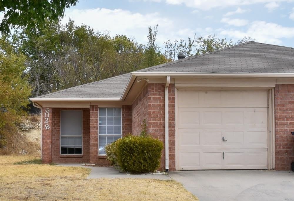 602 Crestridge Court