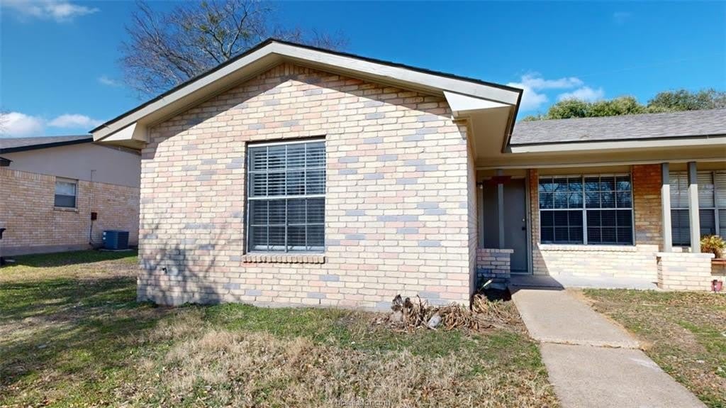 1443 Hawk Tree Drive