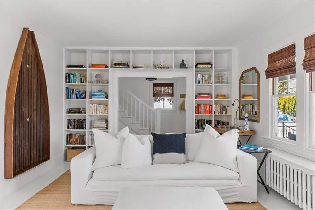 193 Coggeshall Avenue