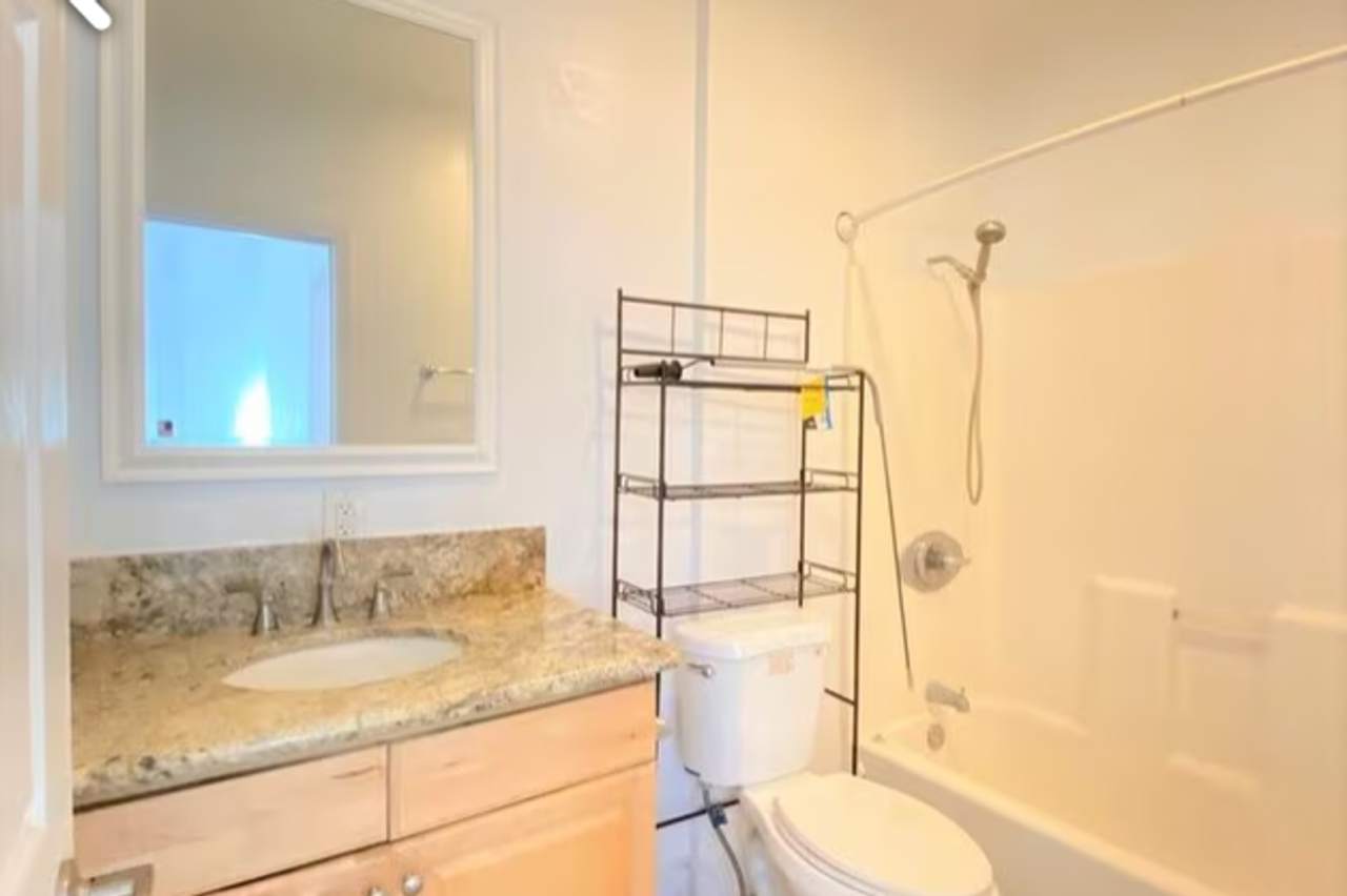 Kaimuki Single-Family Home – 3 Beds 2 Baths, Utilities + AC Included, No Pets