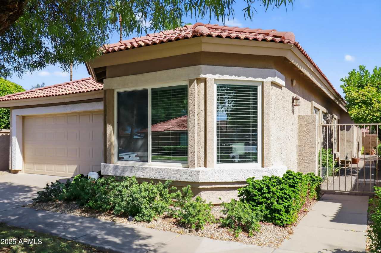 8828 E RIVIERA Drive