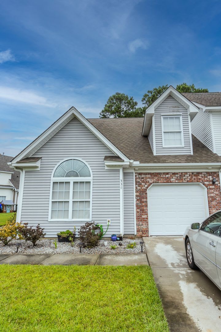 3 Bedroom 2.5 Bath Townhouse in Grand Oaks Plantation - West Ashley