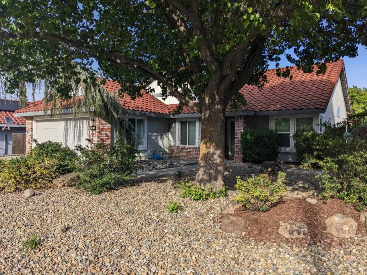 Beautiful Browns Valley Home!