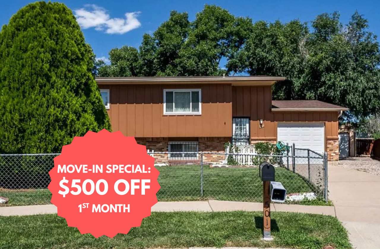 *MOVE-IN SPECIAL: $500 OFF 1ST MONTH'S RENT* BEAUTIFUL HOME IN A QUIET CUL-DE-SAC