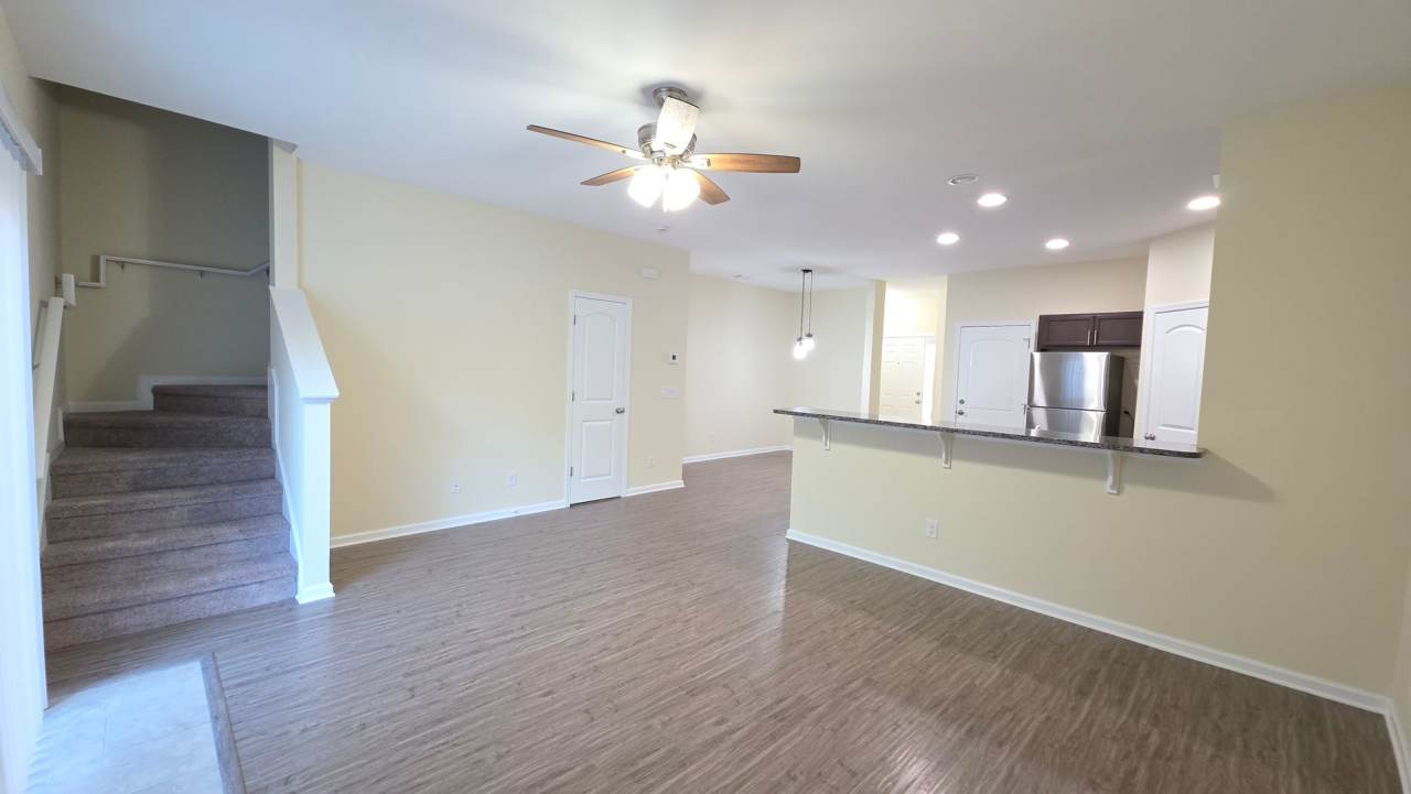 3 Bedroom, 2.5 bath townhome in Creekside of Richmond Hill