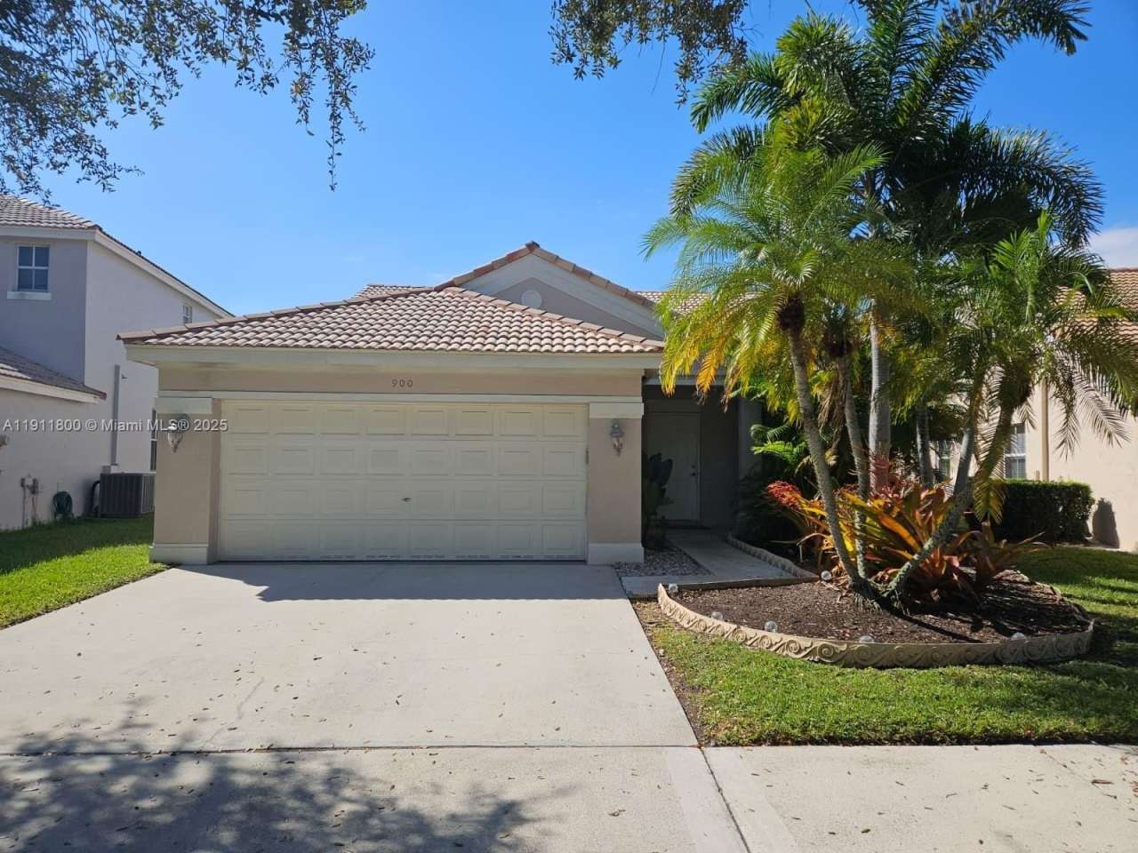 900 Savannah Falls Dr