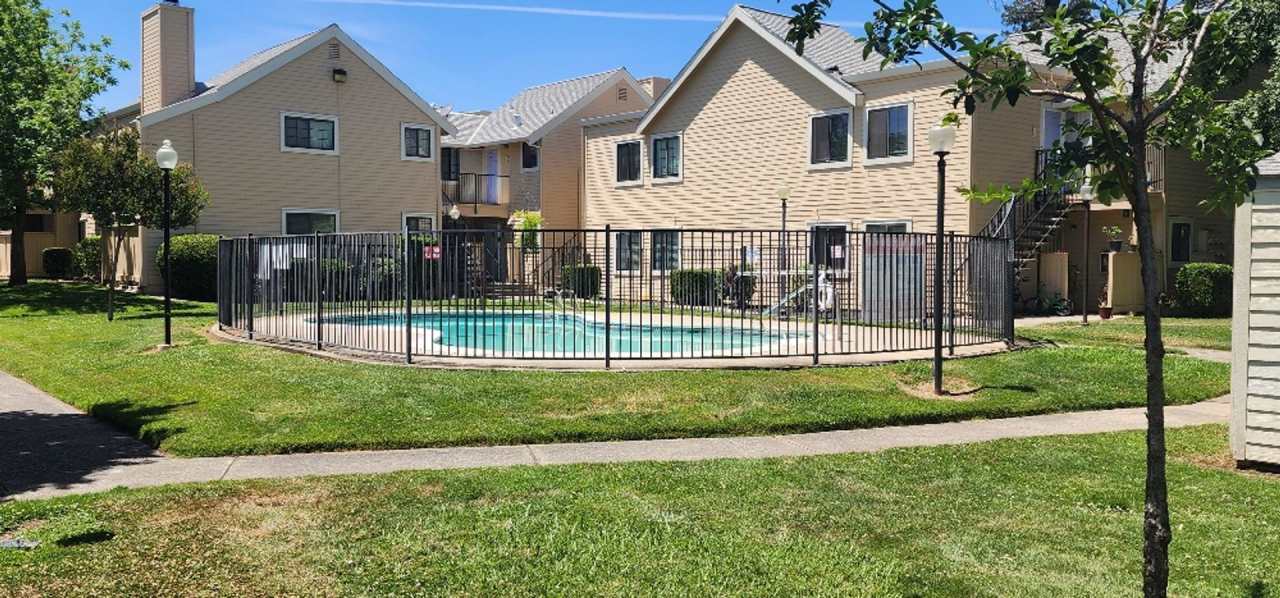 Charming 2-Bedroom Condo in Prime Citrus Heights Location