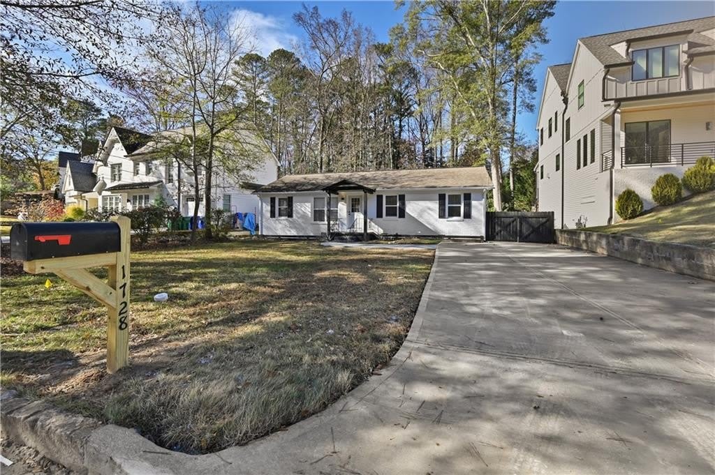 1728 Wayland Circle NE