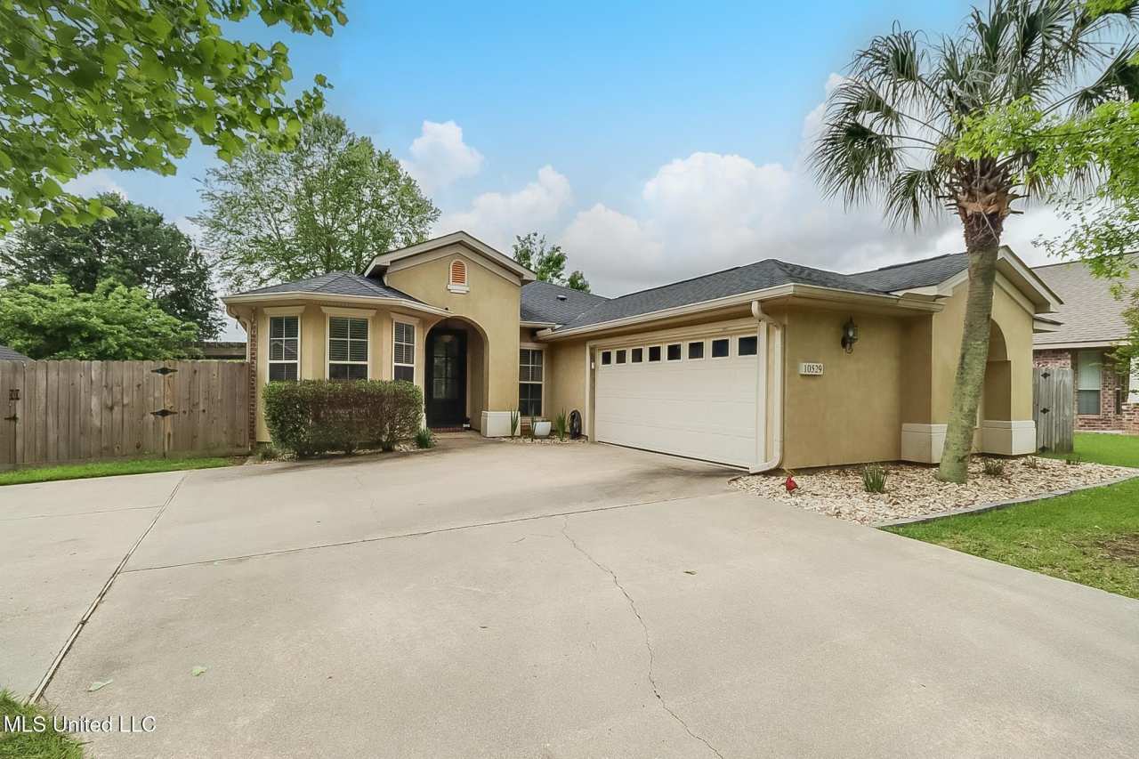 10529 Roundhill Drive