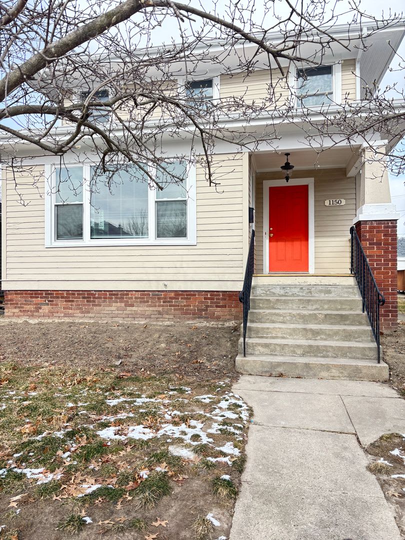 Newly Remodeled 4 Bedroom / 2 Bathroom House in the '07