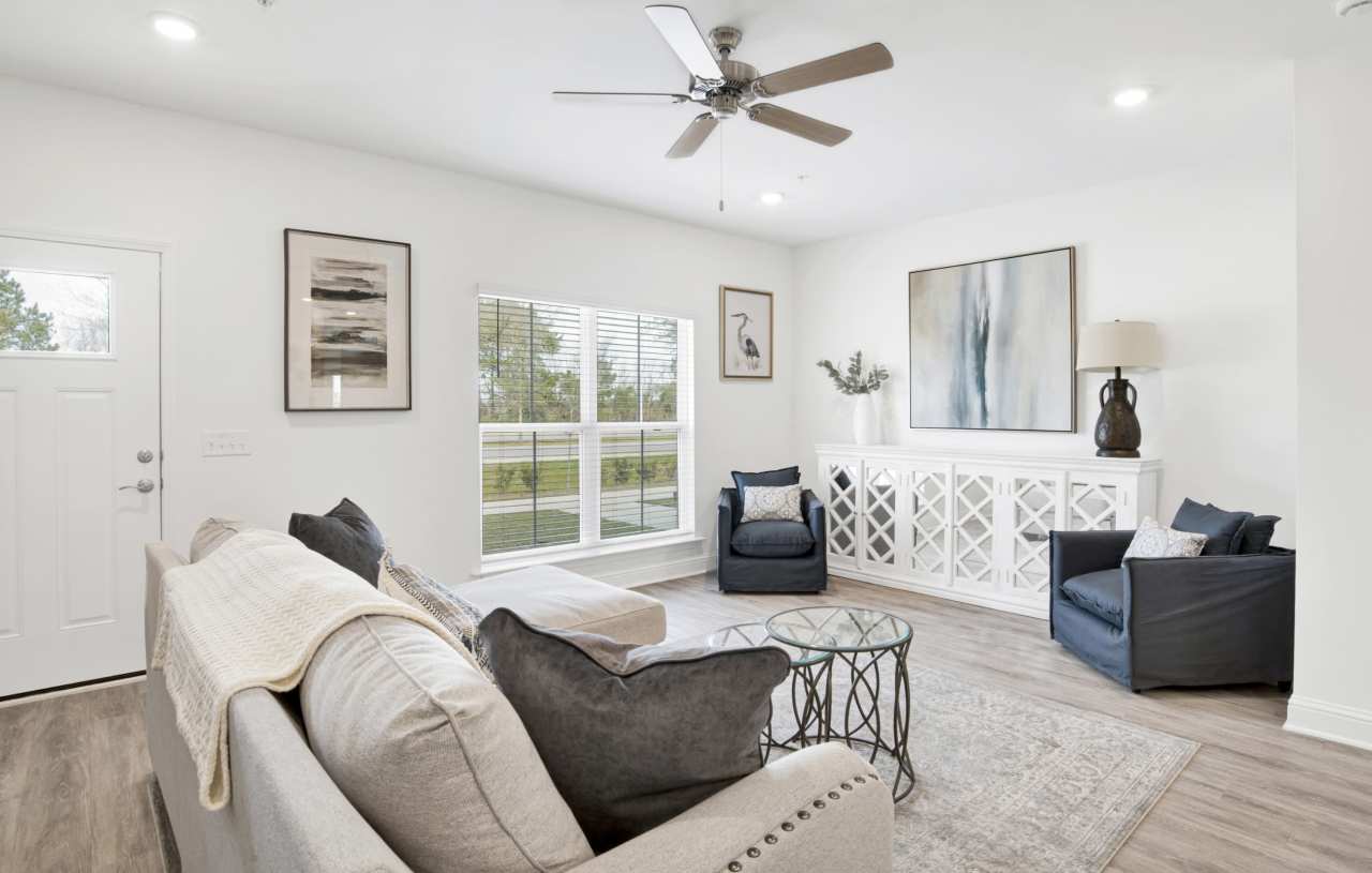 26979 Prt Washington Ln