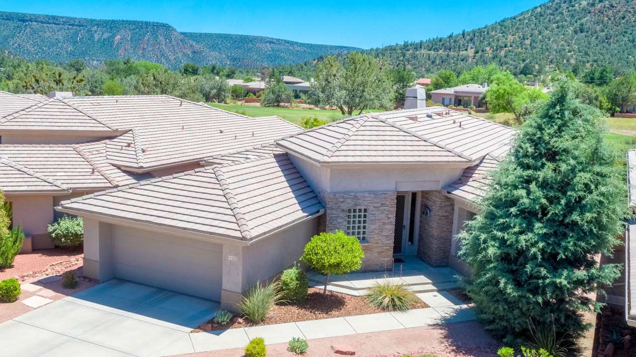 Open, light and bright, quiet Sedona Golf Resort home