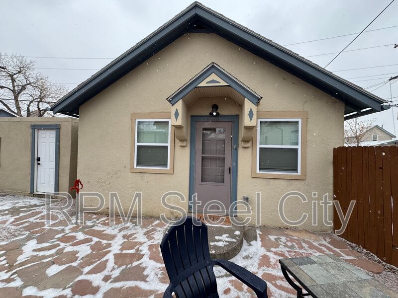 512- 512 1/2 W 10th St