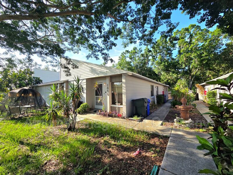 1898 Crystal Grove Dr