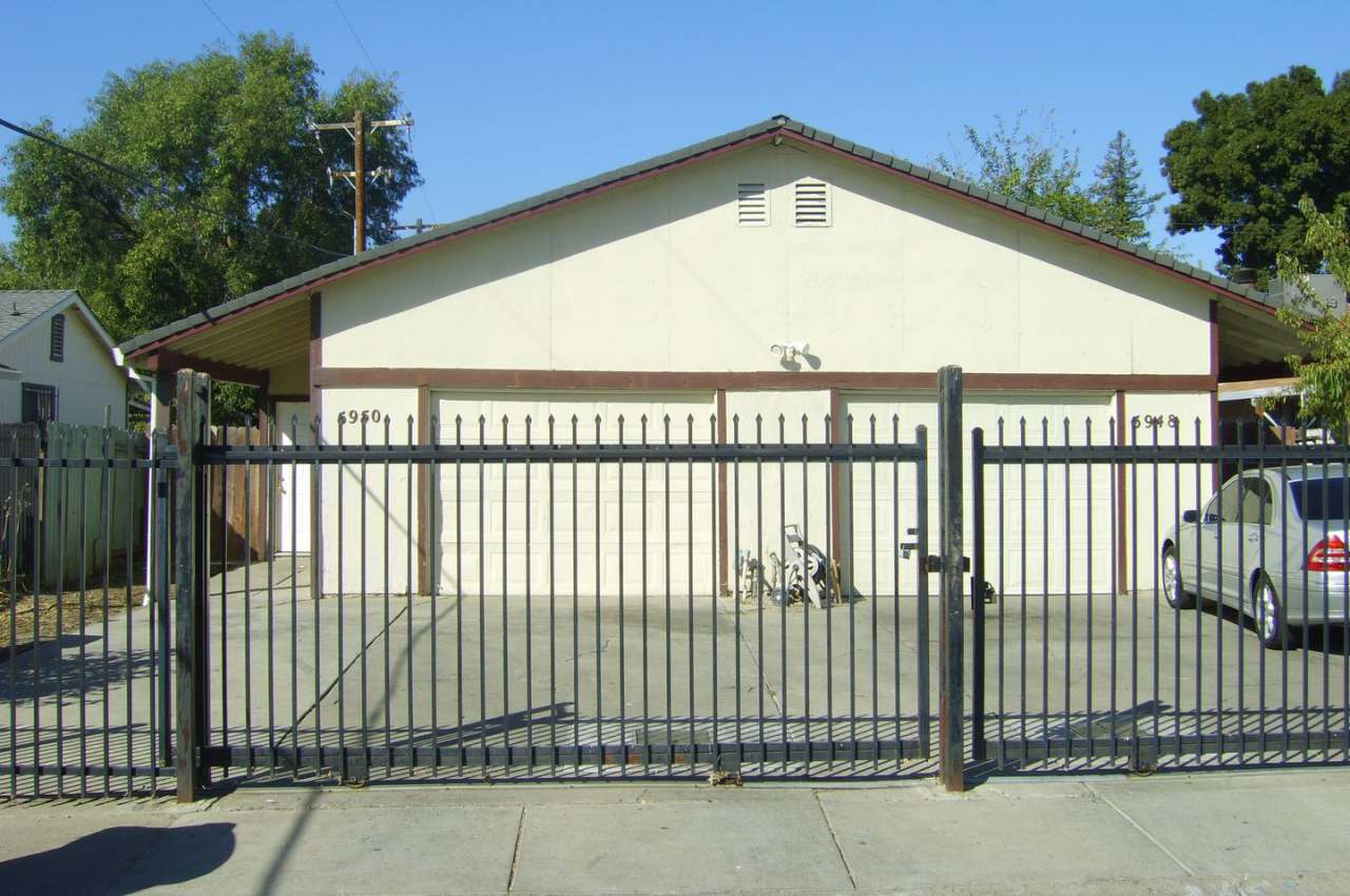 Nice 3BR duplex with some utilities included