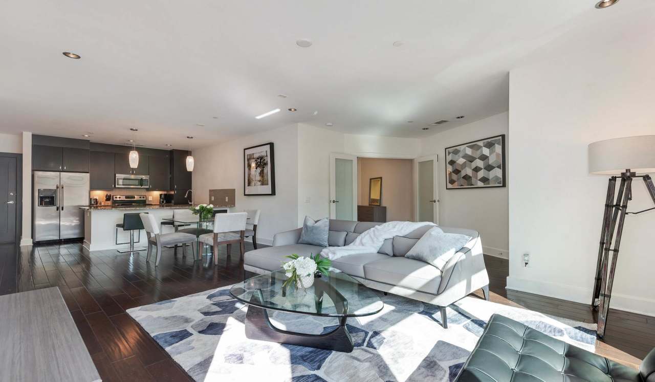 1045 on the Park Apartment Homes