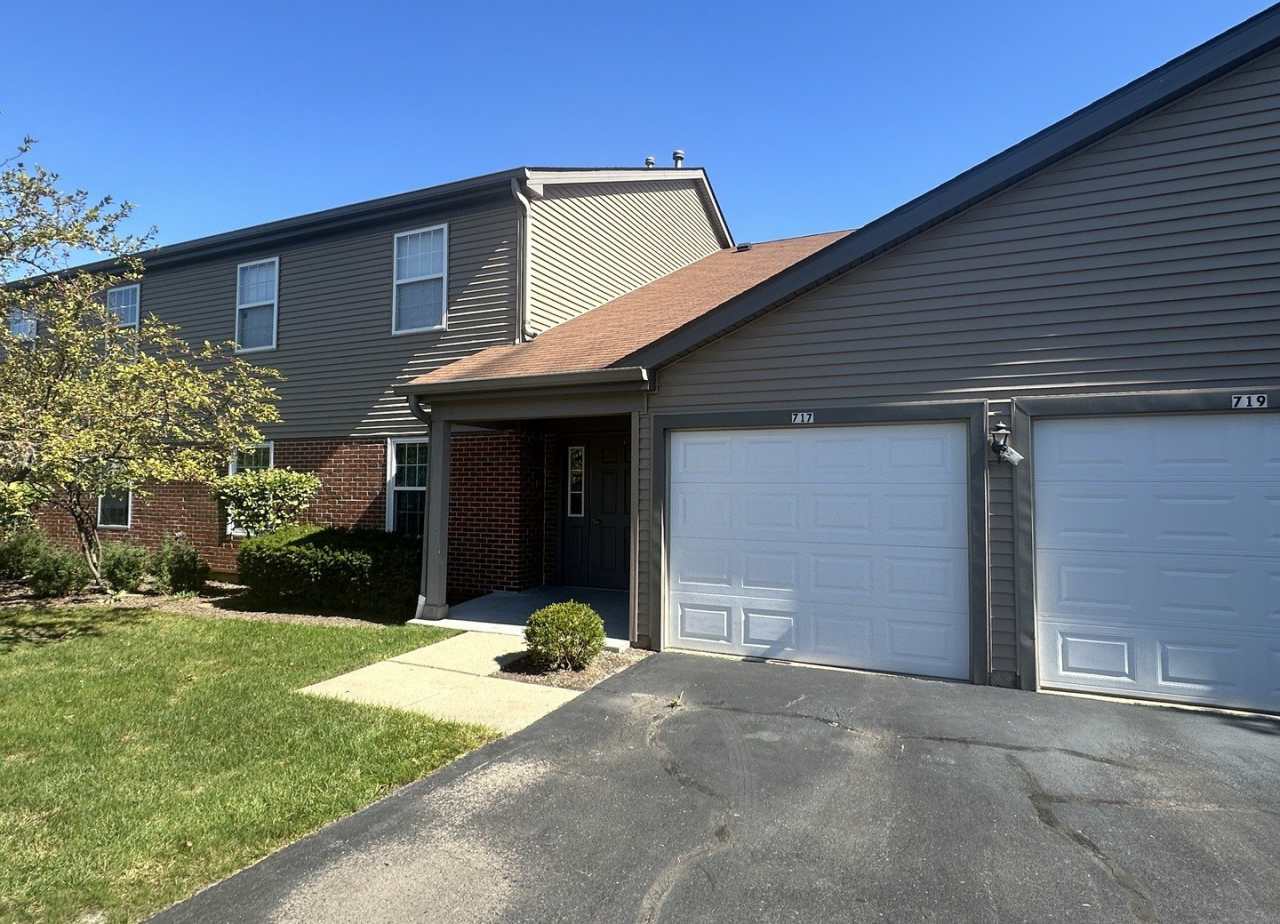 717 E Whispering Oaks Drive