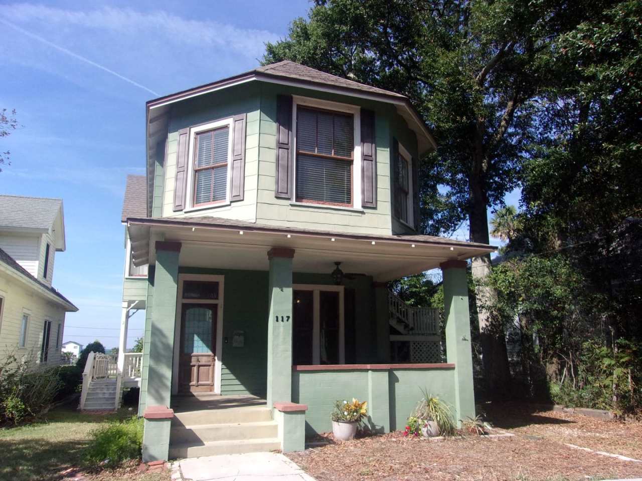 Downtown Fernandina Beach! Sunny 2 Story!