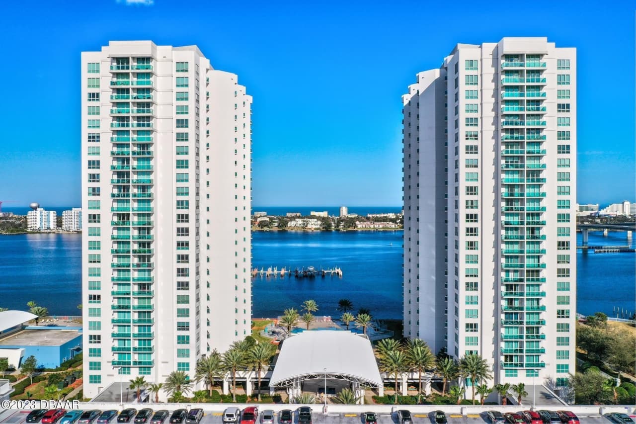 241 Riverside Drive unit: 2503