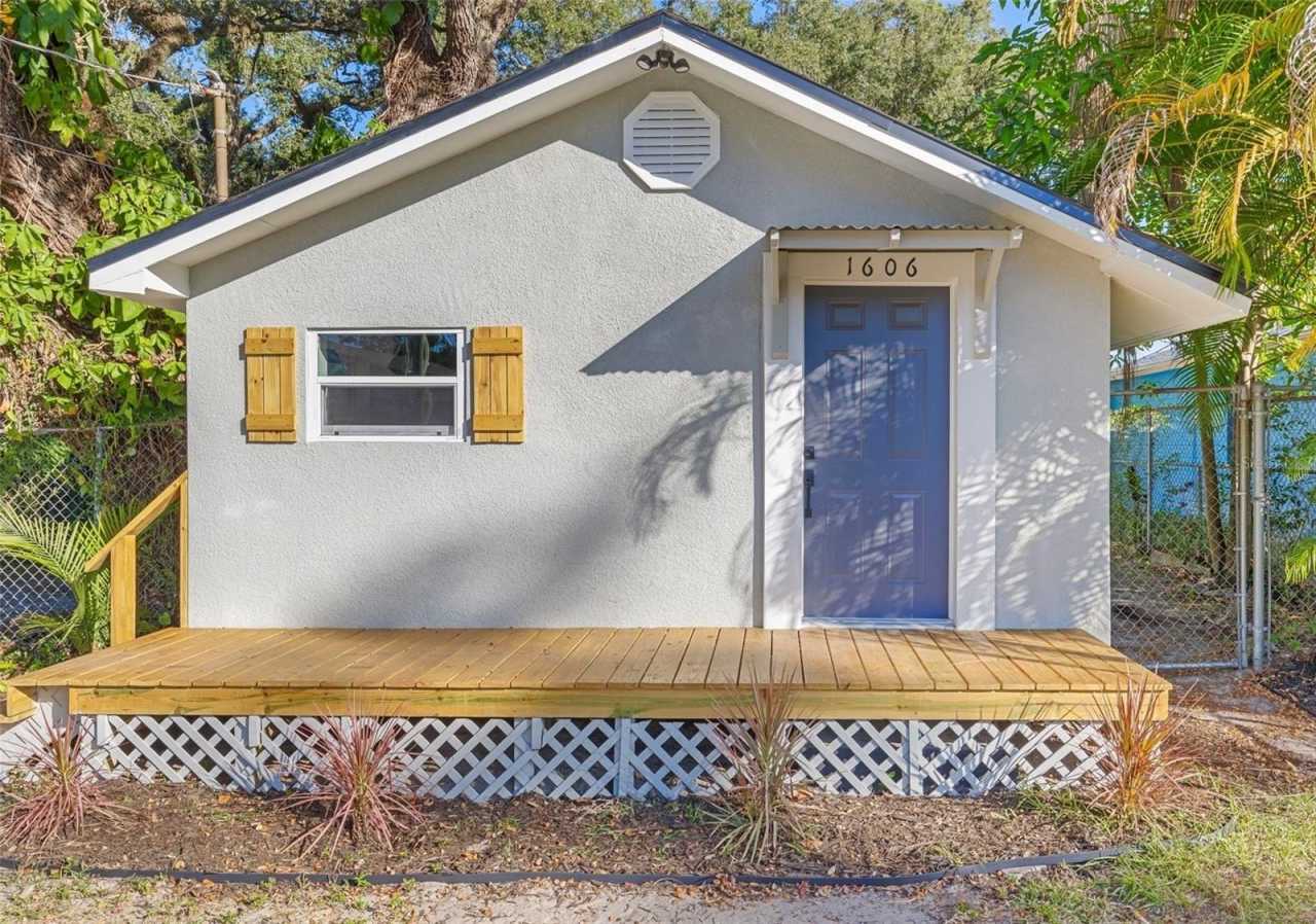 1606 E OSBORNE AVENUE